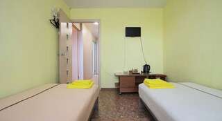 Гостиница Hostel B-START Новосибирск Односпальная кровать в двухместном номере с 2 отдельными кроватями-4