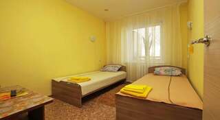 Гостиница Hostel B-START Новосибирск Односпальная кровать в двухместном номере с 2 отдельными кроватями-1