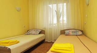 Гостиница Hostel B-START Новосибирск Односпальная кровать в двухместном номере с 2 отдельными кроватями-3