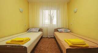 Гостиница Hostel B-START Новосибирск Односпальная кровать в двухместном номере с 2 отдельными кроватями-2